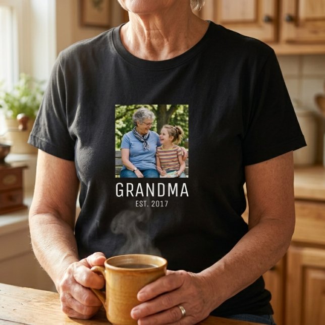 Camiseta Grandma Established Photo Gift (Criador carregado)