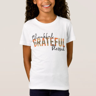 Camiseta Grata e Grata Abençoada Tipografia do Impressão Ch