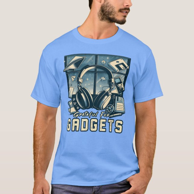 Camiseta Grateful For Gadgets Nostalgia Funhanksgiving IT f (Frente)