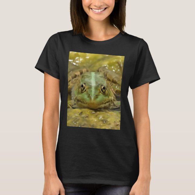 Camiseta Green Frog Camouflaged Against Weathered River Bed (Frente)