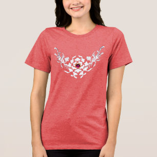 CAMISETA GRIFFOS BRANCOS E FLORES COM GEMA RUBI ROSA
