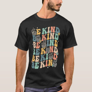 Camiseta Groovbe Be Kind Sign Language ASL Finger Spelling 