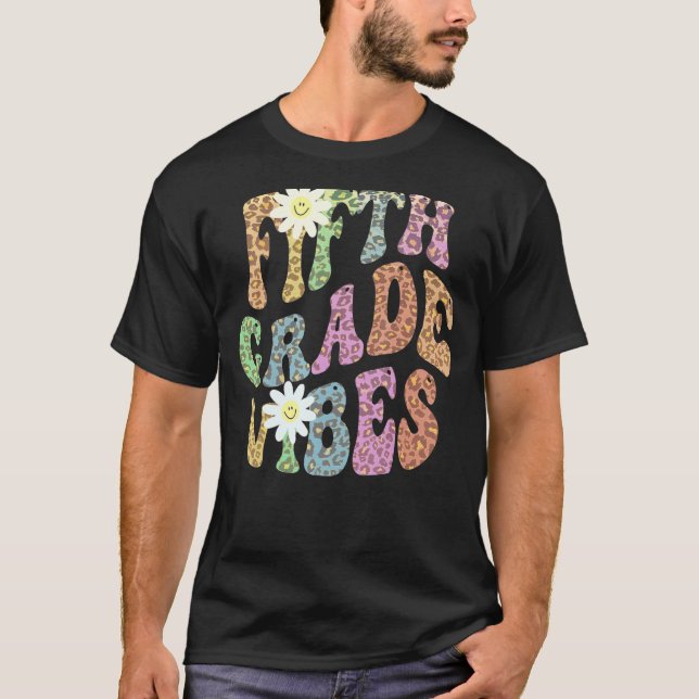 Camiseta Groovy 5 GRADE VIBES Professor do 5º ano (Frente)