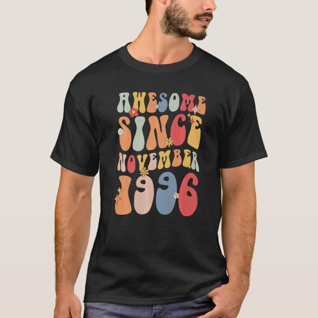 Camiseta Groovy Awesome Since November 1996 Retro  26th (Frente)