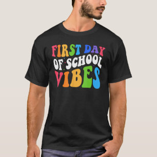 Camiseta Groovy First Day School Vibes Professor de volta a