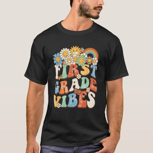 Camiseta Groovy First Grade Vibes Professor (Frente)