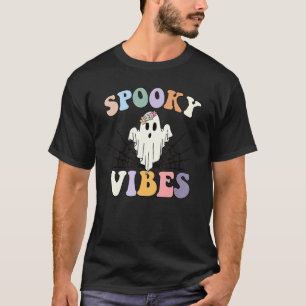 Camiseta Groovy Halloween Spooky Vibes Retro Fantasma Flora