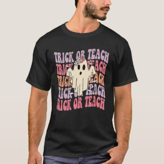 Camiseta Groovy Halloween Truque ou Ensine Floral Retro Fan