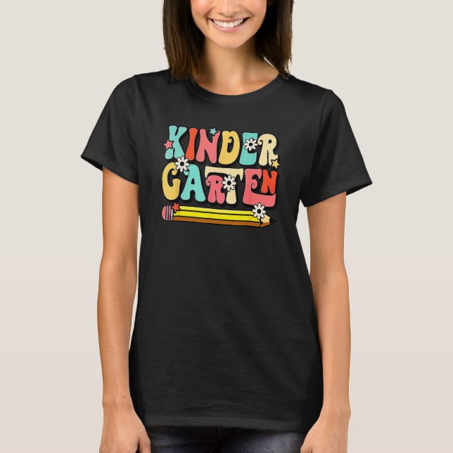 Camiseta Groovy Hello Kindergarten Vibes Retro Teacher Back (Frente)