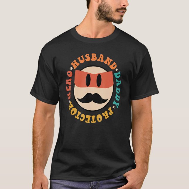 Camiseta Groovy Hippie Husband Daddy Protector Hero Dad Fat (Frente)