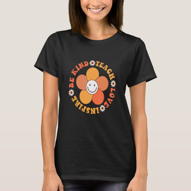 Camiseta Groovy Hippy Professora Seja gentil Ensinando Amor (Frente)