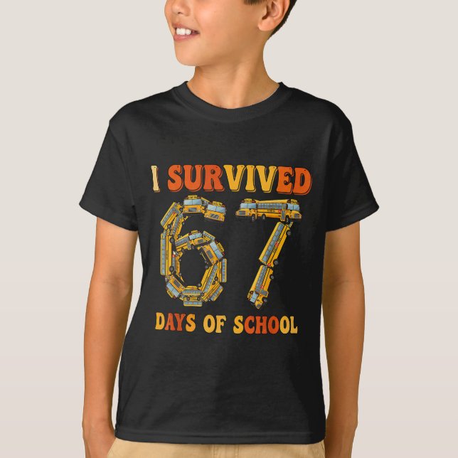 Camiseta Groovy I Survived 67 Days Of School Funny 67 Meme  (Frente)