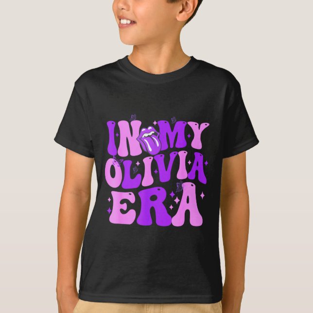 Camiseta Groovy In My Olivia Era For Men Women Kids Funny S (Frente)
