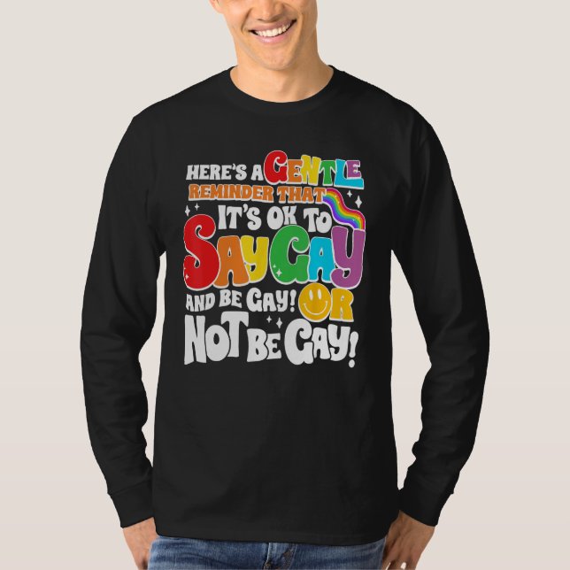 Camiseta Groovy It s Ok To Say Gay LGBT Awareness Gay Right (Frente)