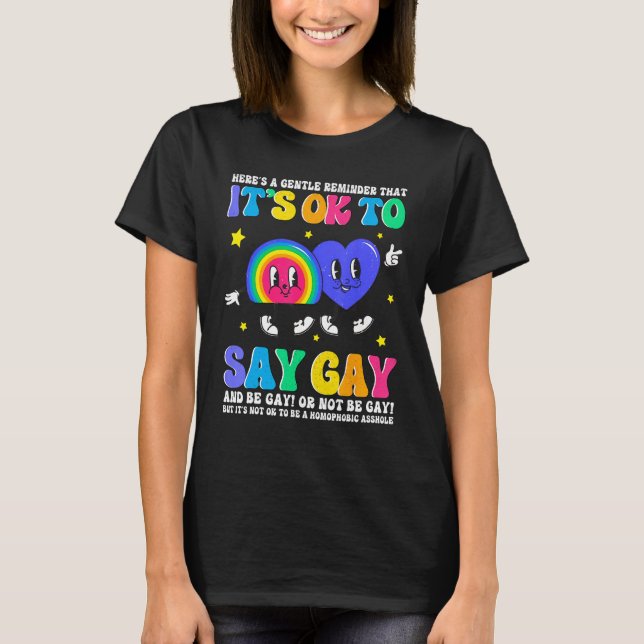 Camiseta Groovy It s Ok To Say Gay Rainbow LGBT Lesbian Tra (Frente)