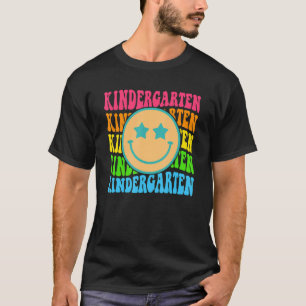 Camiseta Groovy Kindergarten Vibes Enfrenta Professores Ret