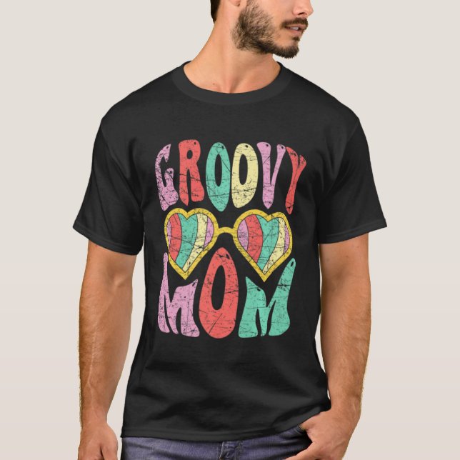 Camiseta Groovy Mom Retro 70s Aesthetic Heart Glasses Mothe (Frente)