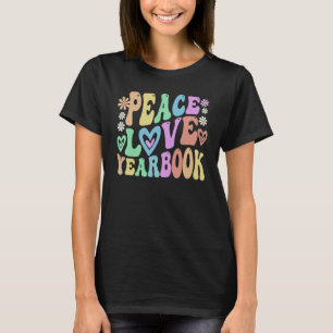 Camiseta Groovy PAZ AMOR ANUÁRIO Clube Literário Retro Edi