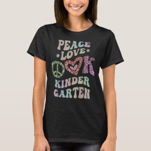 Camiseta Groovy PAZ AMOR JARDIM DE INFÂNCIA Estampa de Leop