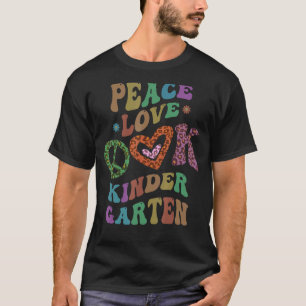 Camiseta Groovy PEACE LOVE KINDERGARTEN Leopard Tipo de imp