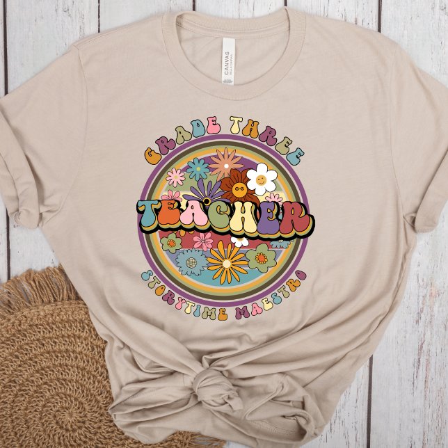 Camiseta Groovy Retro Floral Daisy Grau 3 Nome do Professor (Criador carregado)