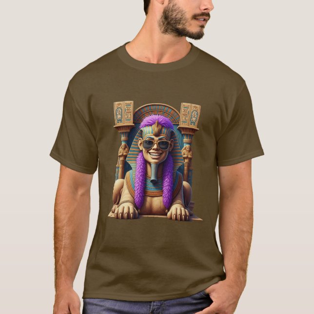 Camiseta Groovy Sphinx: Faraó com um Torção Moderna Funky (Frente)