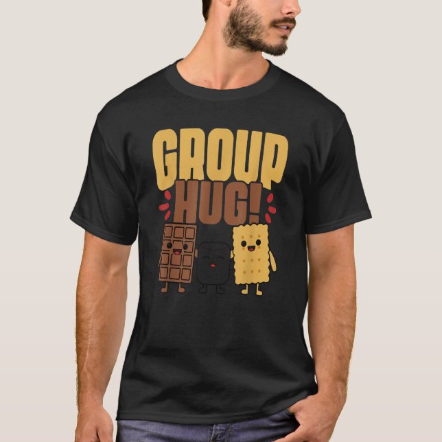 Camiseta Group Hug S'more Campfire Chocolate Marshmallow Ca (Frente)