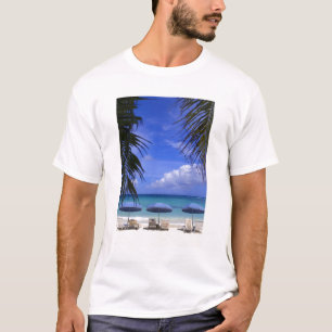 Camiseta guarda-chuvas na praia, St. Maarten, Caribe