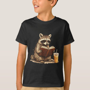 Camiseta Guaxinim bebendo café gelado e lendo livro