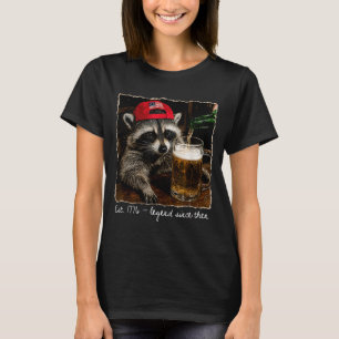 Camiseta Guaxinim Bebendo Cerveja no Dia 4 de Julho Patriót