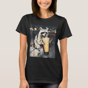 Camiseta Guaxinim engraçado bebendo café gelado meme animal