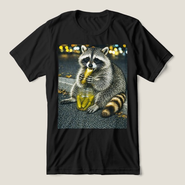 Camiseta Guaxinim Engraçado Comendo Picles Meme  (Design frontal)