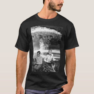 Camiseta Guerra Nuclear contra Nuvem de Bomba Atômica - Ret