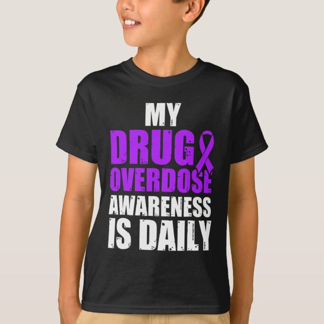 Camiseta Guerreiro Sobrevivente Consciente de Sobredose de  (Frente)