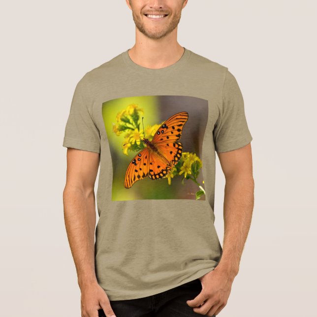 Camiseta Gulf Fritillary aka Passion Butterfly on Goldenrod (Frente)