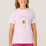 Camiseta Ha Bee Birthday Girls<br><div class="desc">Linda mão pintada tinha camiseta de aniversário de abelha,  com um pedaço de madeira segurando um bolo de aniversário rosa. Personalize com o nome do seu filho.</div>