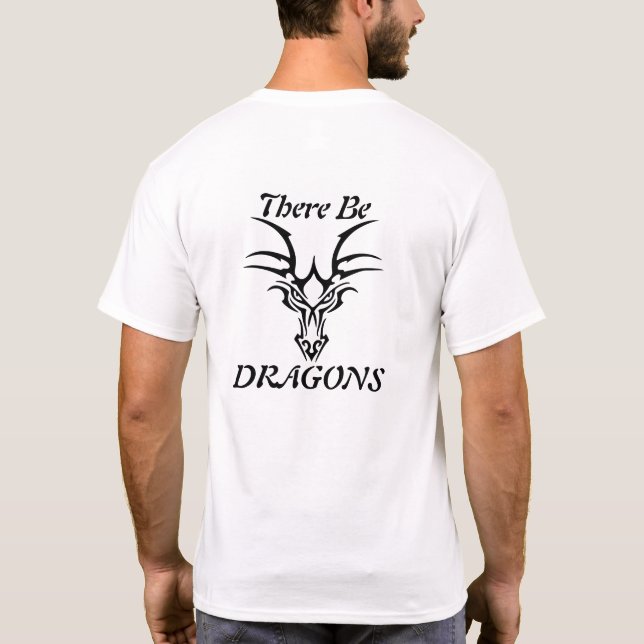 Camiseta Há Dragões Silhueta Preta de Crânio de Dragão (Verso)