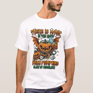 Camiseta Há Magia Abóbora de Halloween Monstro Asa de Morce
