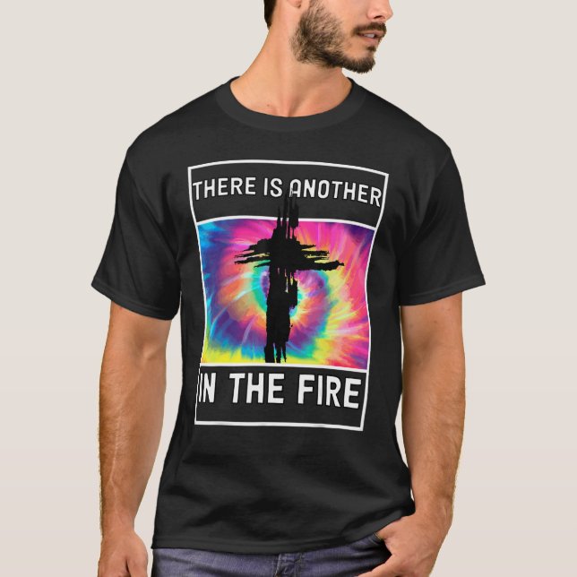 Camiseta Há Outro No Fogo Daniel 3 25 1 (Frente)