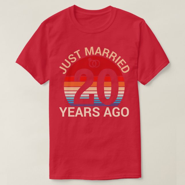 Camiseta Há recem casados De 20 Anos, Sua Esposa Se Casou C (Frente do Design)