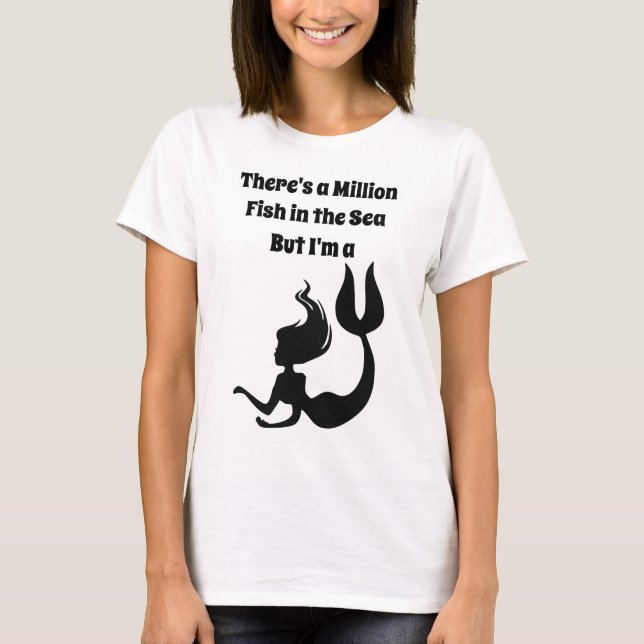 Camiseta Há uma cotação de milhões de peixes com texto pers (Frente)