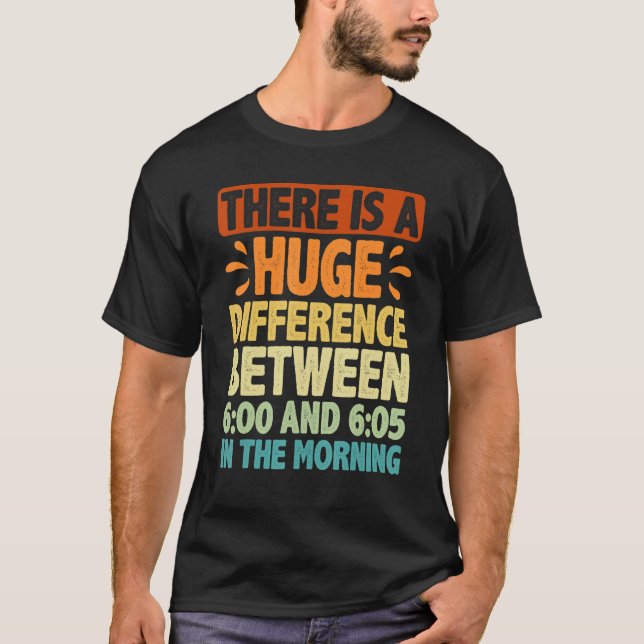 Camiseta Há Uma Grande Diferença Entre 600 E 605 (Frente)