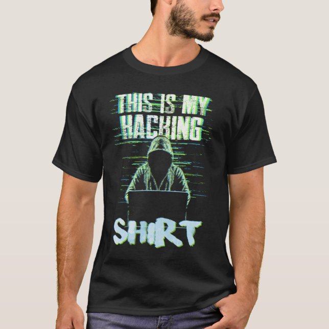 Camiseta Hacker Computador Hackeando (Frente)