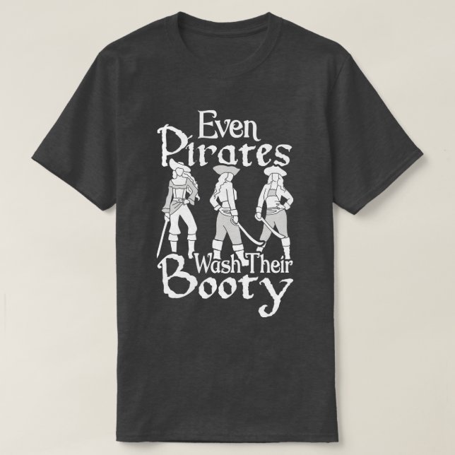 Camiseta Halloween Até Piratas Lavam Sua Bootada (Frente do Design)