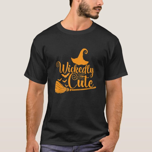 Camiseta Halloween Cobweb E Bruxa Mal Bonitas (Frente)