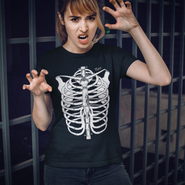 Camiseta Halloween de esqueleto preto e branco assustador (Halloween Black and white skeleton t shirt. )