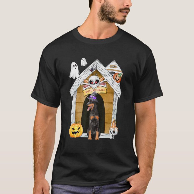 Camiseta Halloween Dobermann Dog Witch Haunk House (Frente)