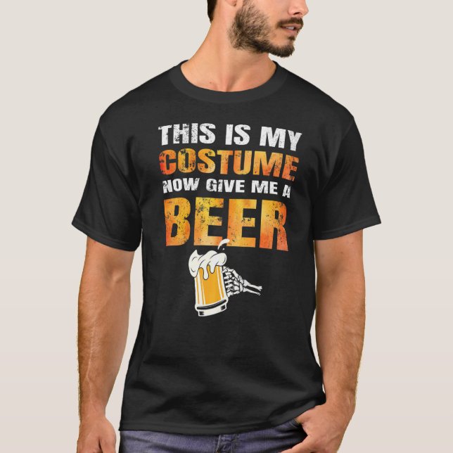 Camiseta Halloween Este É O Meu Fecho Agora Me Dê Uma Cerve (Frente)