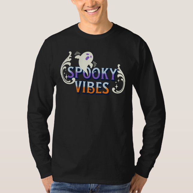 Camiseta Halloween Ghost Spooky Vibes Typografia Lettering (Frente)
