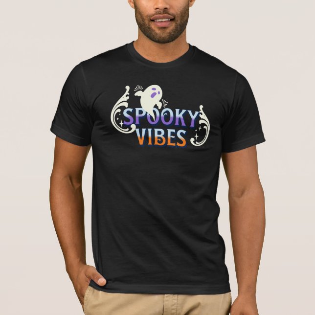 Camiseta Halloween Ghost Spooky Vibes Typografia Lettering (Frente)